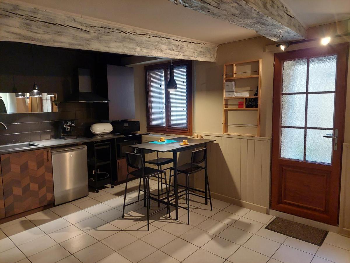 Moderne Historique Apartment Bergerac Bagian luar foto