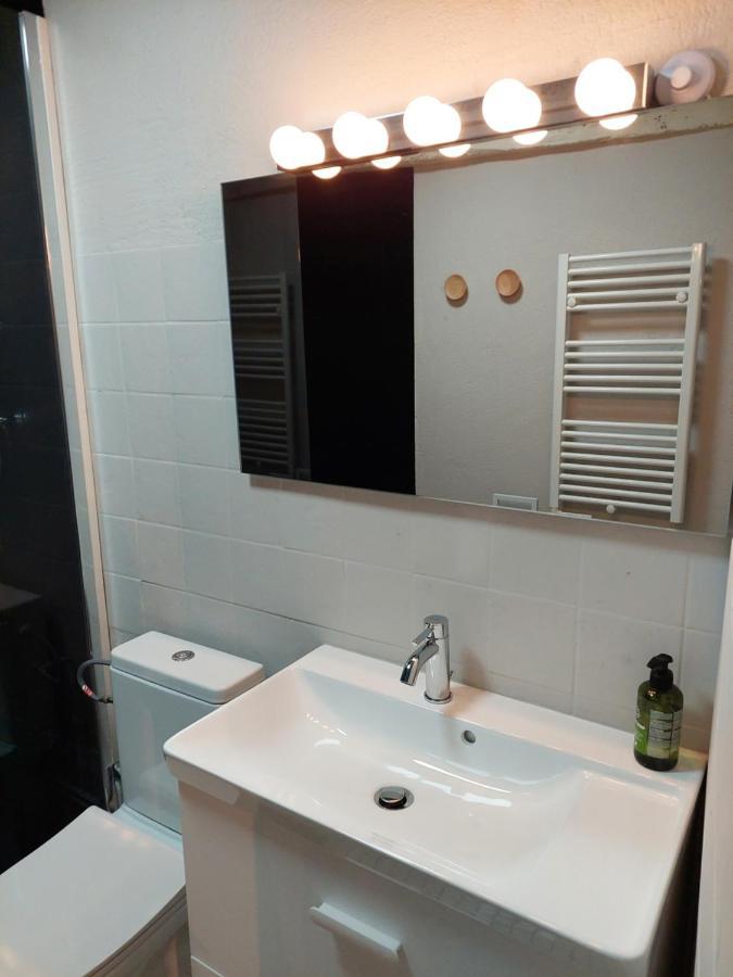 Moderne Historique Apartment Bergerac Bagian luar foto