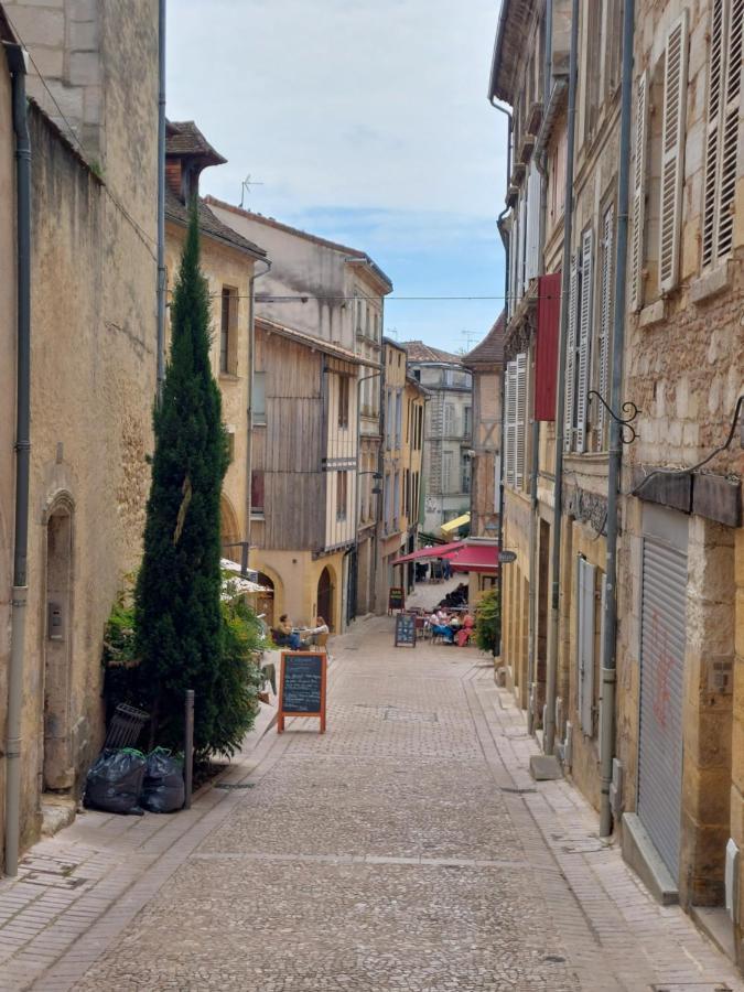 Moderne Historique Apartment Bergerac Bagian luar foto