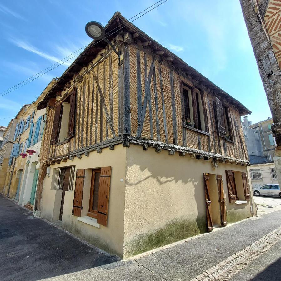 Moderne Historique Apartment Bergerac Bagian luar foto